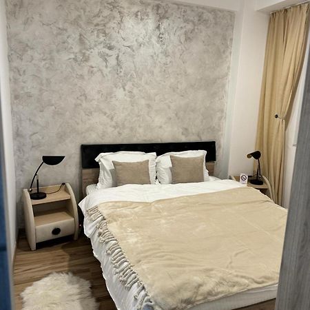 Luxury Young Residence Iasi Exterior photo